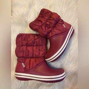 Crocs Puff Boots size 7 (fits like 6) Fuchsia Pink